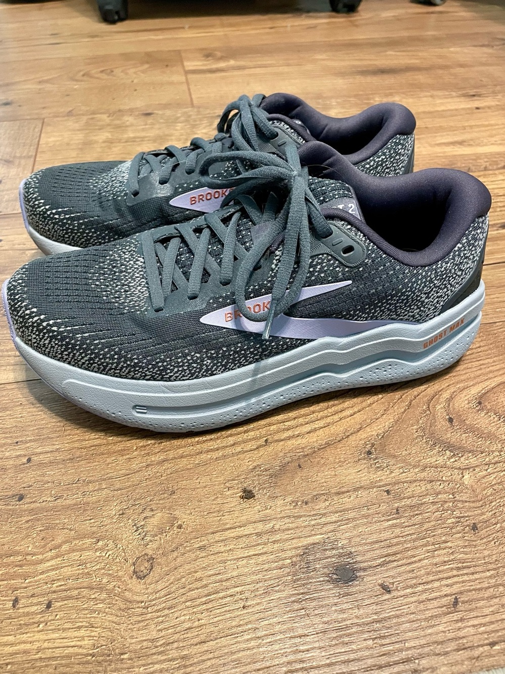WOMEN'S BROOKS GHOST MAX 2 RUNNING SHOES Sz 7.5 wide D